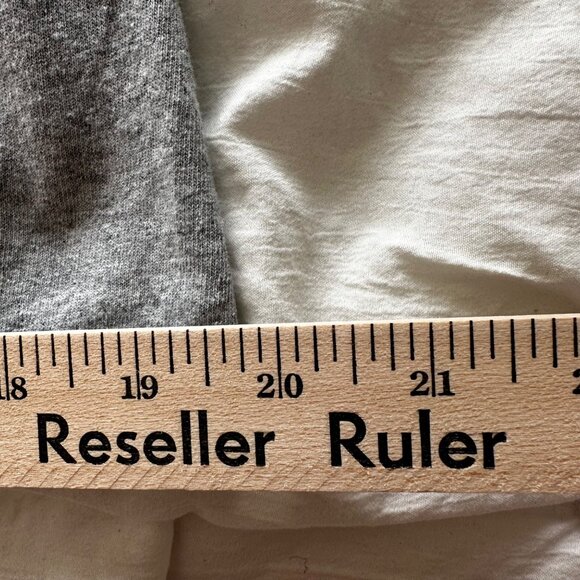 Gildan Heavy Cotton Christmas Holiday Graphic Tee M Grey Short Sleeve T-Shirt - Picture 6 of 8